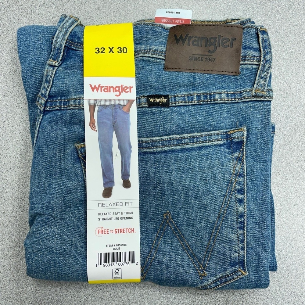 NEW Wrangler Men's 32x30 Relaxed Fit Straight Leg Blue Denim Jeans - Picture 3 of 8